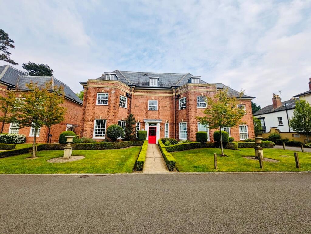 2 bed 1st Floor Flat for rent in Blackdown. From R A Bennett & Partners - Leamington Spa