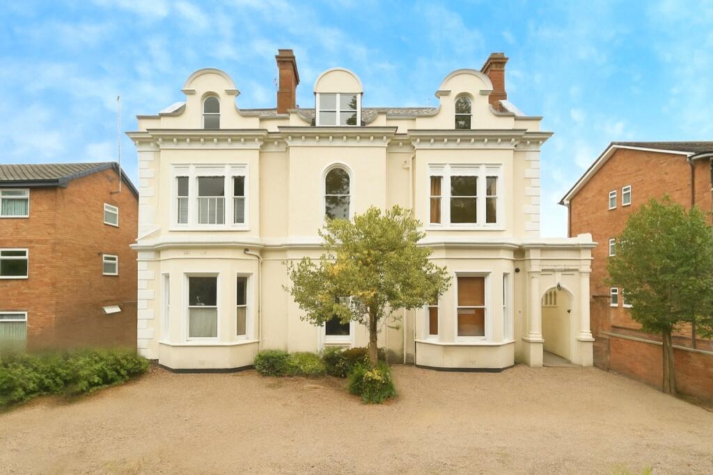 1 bed 1st Floor Flat for rent in Royal Leamington Spa. From R A Bennett & Partners - Leamington Spa