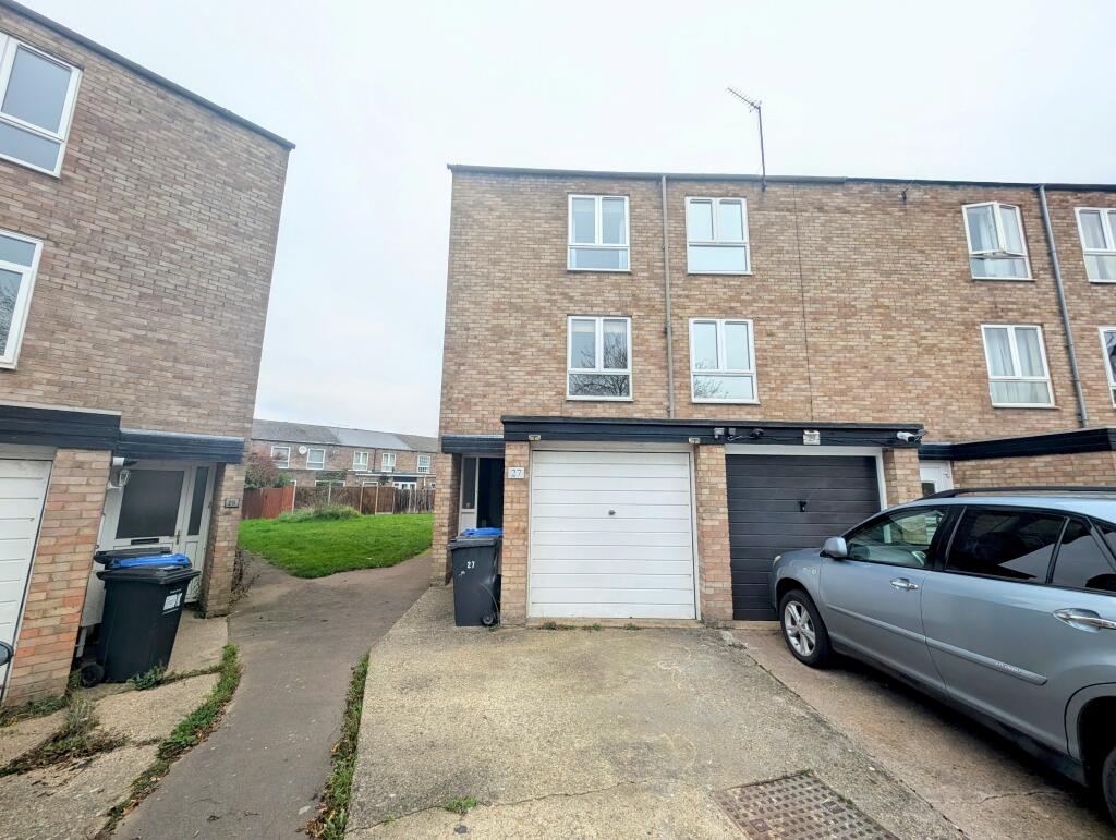 3 bed Mid Terraced House for rent in Radford Semele. From R A Bennett & Partners - Leamington Spa