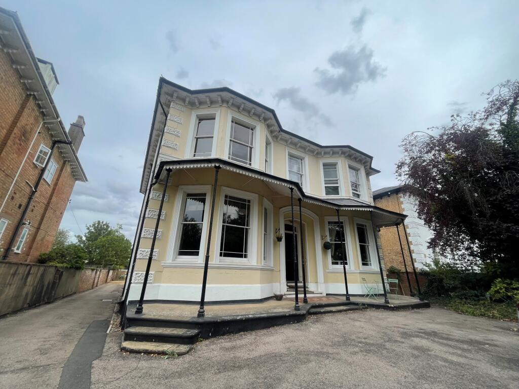 2 bed Apartment for rent in Royal Leamington Spa. From R A Bennett & Partners - Leamington Spa