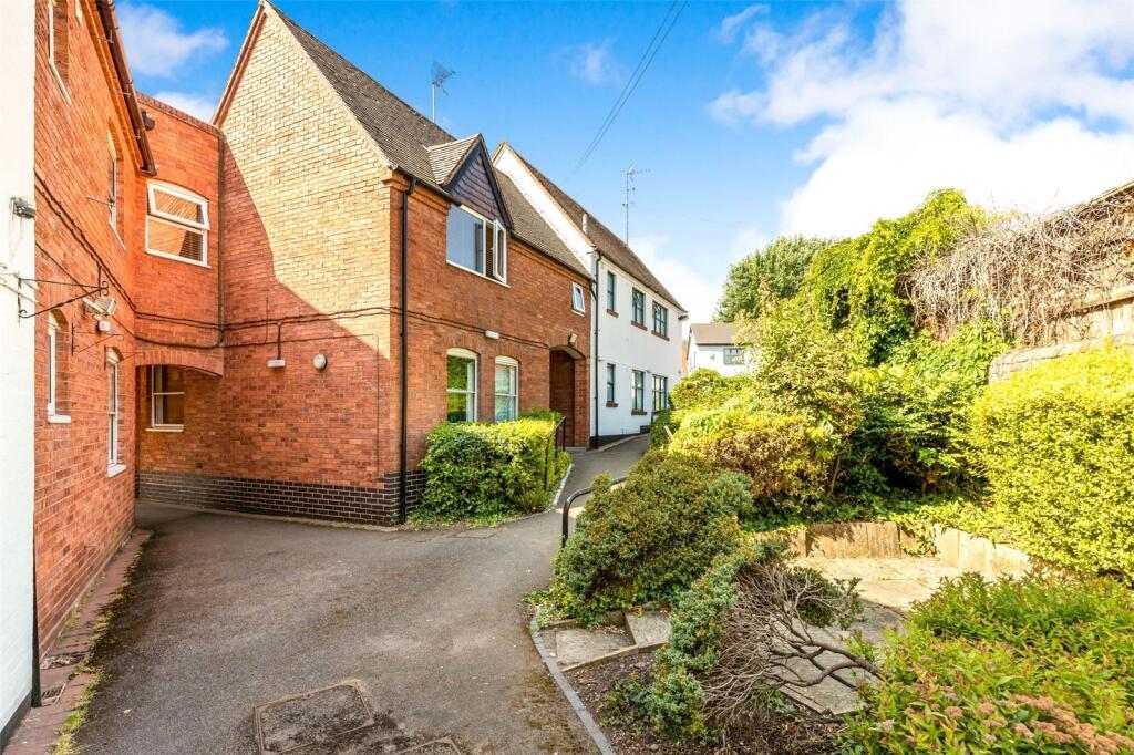 1 bed 1st Floor Flat for rent in Warwick. From R A Bennett & Partners - Leamington Spa
