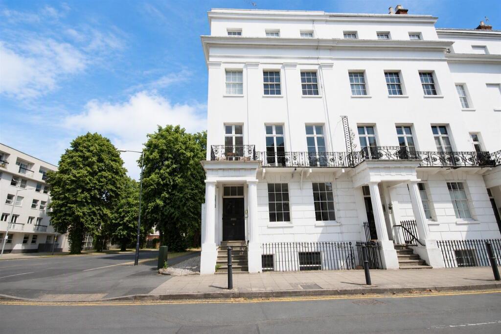 2 bed Apartment for rent in Royal Leamington Spa. From R A Bennett & Partners - Leamington Spa
