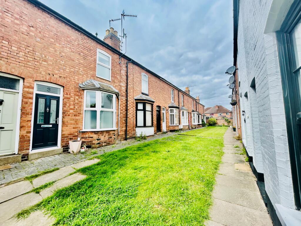 2 bed Detached for rent in Whitnash. From R A Bennett & Partners - Leamington Spa