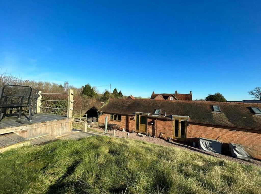 2 bed Barn Conversion for rent in Stratford-upon-Avon. From R A Bennett & Partners - Stratford Upon Avon