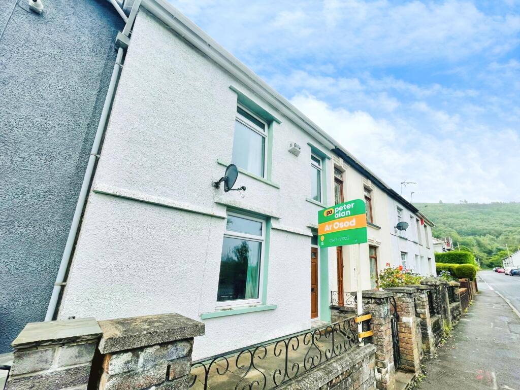 4 bed Mid Terraced House for rent in Troedyrhiw. From Peter Alan - Merthyr Tydfil