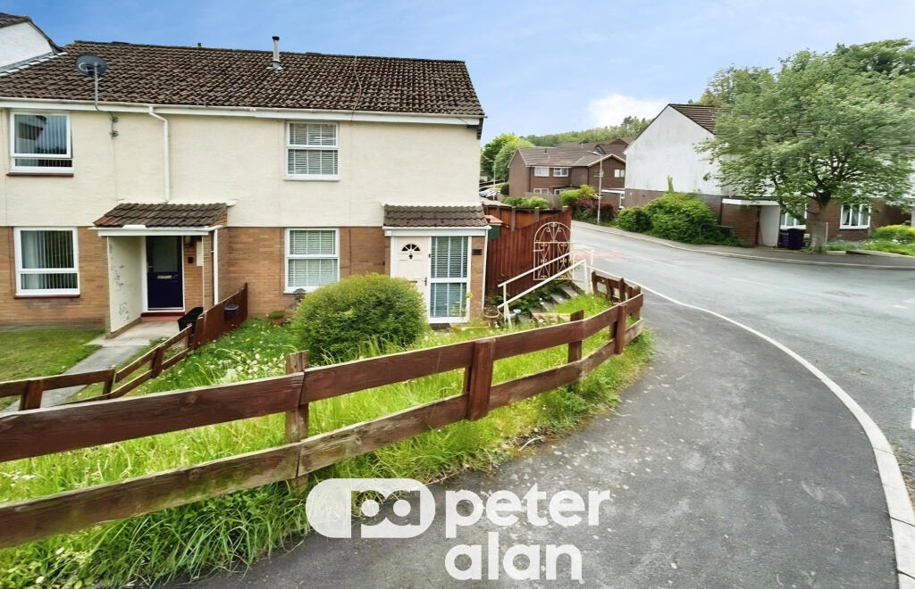 2 bed End of Terrace for rent in Abercanaid. From Peter Alan - Merthyr Tydfil