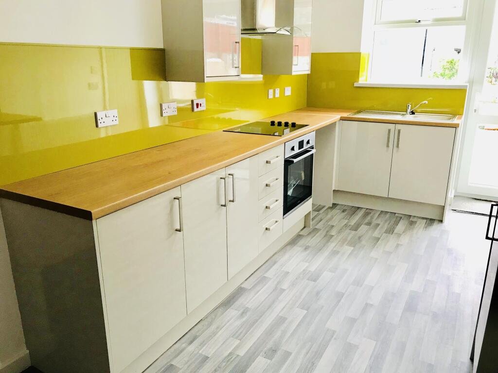 3 bed Mid Terraced House for rent in Pontlottyn. From Peter Alan - Merthyr Tydfil 3 bed Mid Terraced House for rent in Pontlottyn. From Peter Alan - Merthyr Tydfil