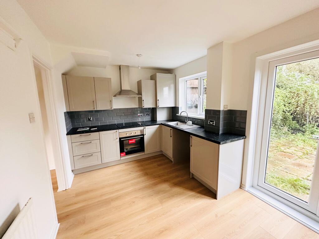 3 bed Detached for rent in Craig-cefn-parc. From Peter Alan - Morriston