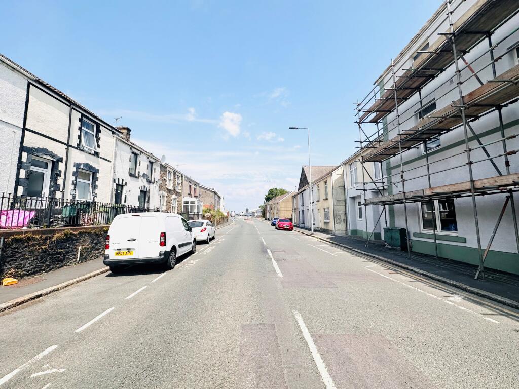 1 bed 1st Floor Flat for rent in Llwyncelyn. From Peter Alan - Morriston