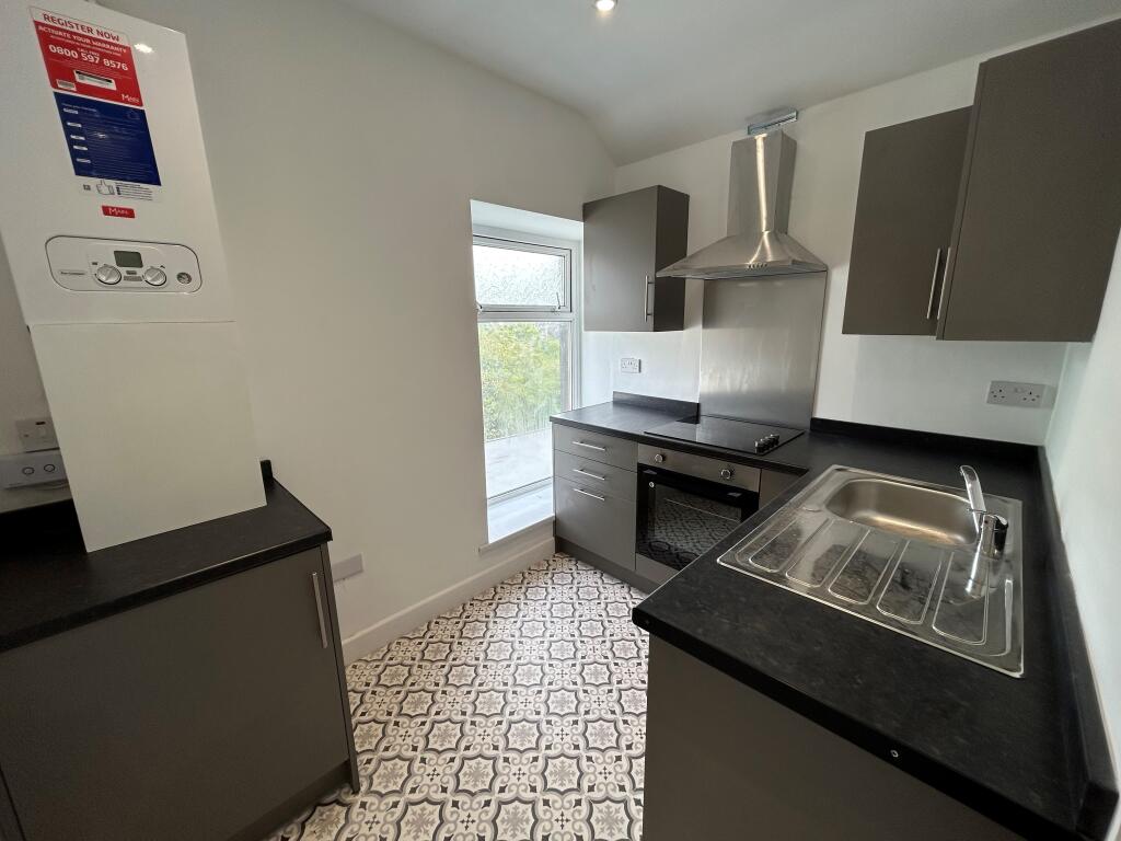 2 bed 1st Floor Flat for rent in Gorseinon. From Peter Alan - Morriston