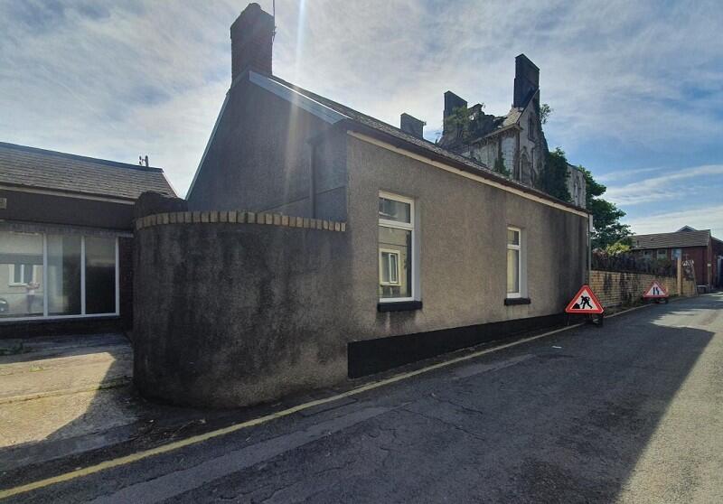 2 bed Bungalow for rent in Llwyncelyn. From Peter Alan - Morriston