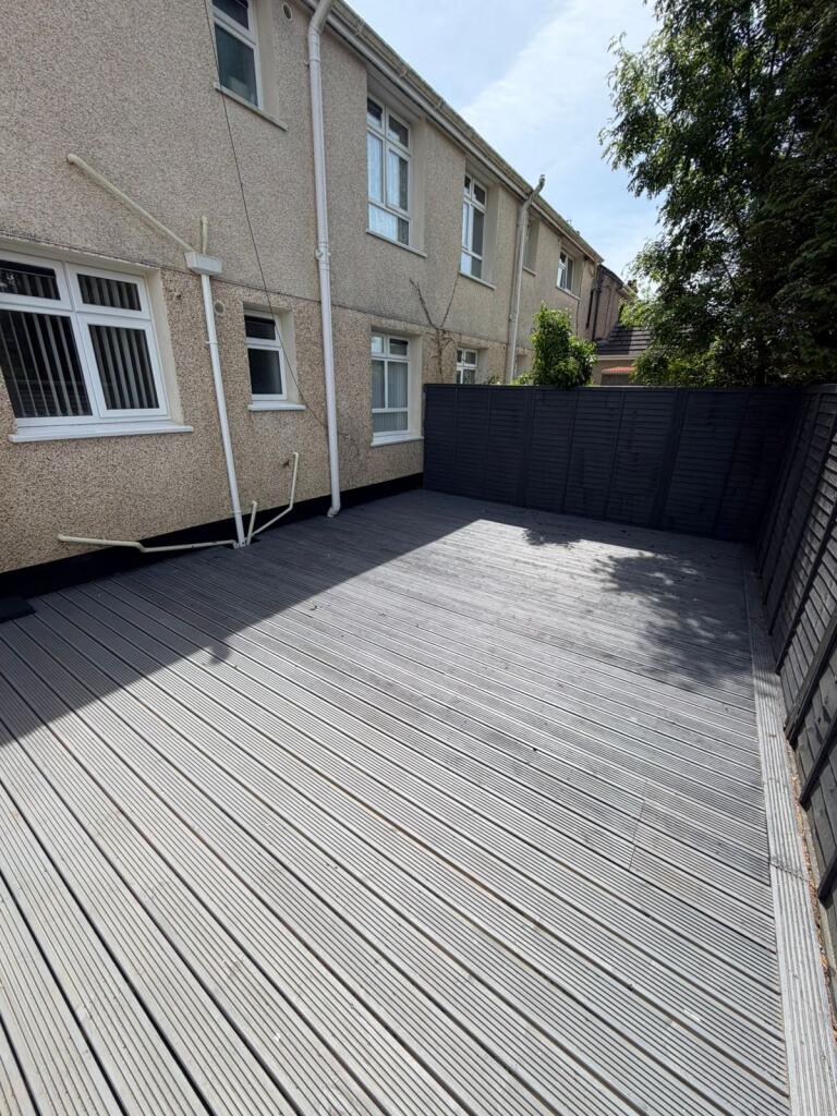 2 bed 1st Floor Flat for rent in Craig-cefn-parc. From Peter Alan - Morriston