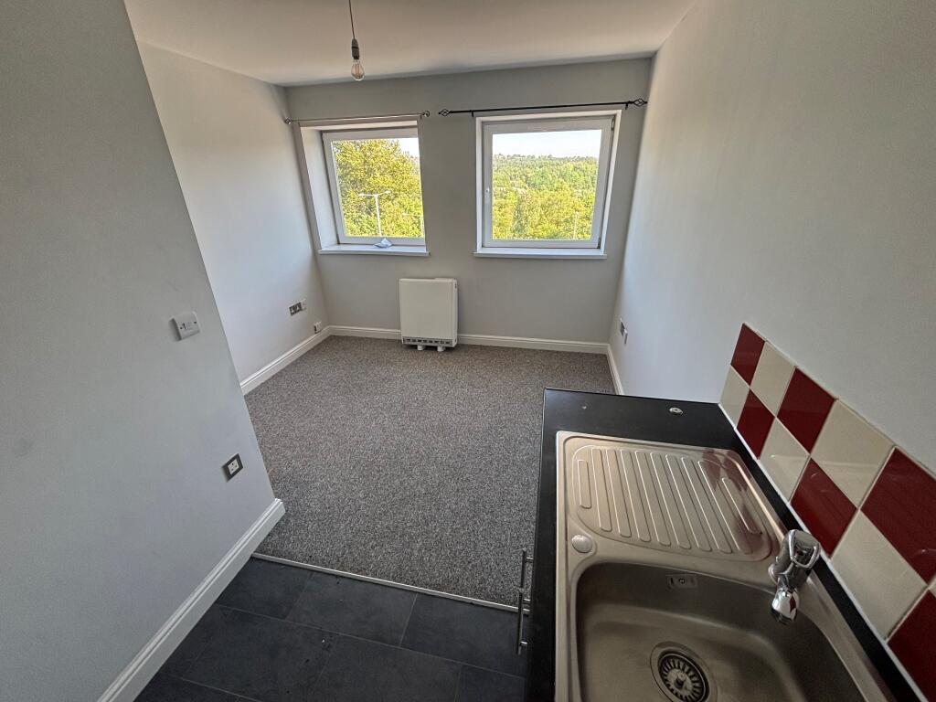 2 bed 1st Floor Flat for rent in Llwyncelyn. From Peter Alan - Morriston