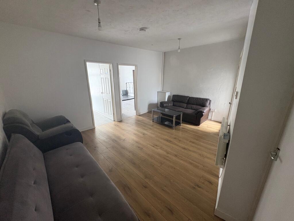 2 bed 1st Floor Flat for rent in Llwyncelyn. From Peter Alan - Morriston