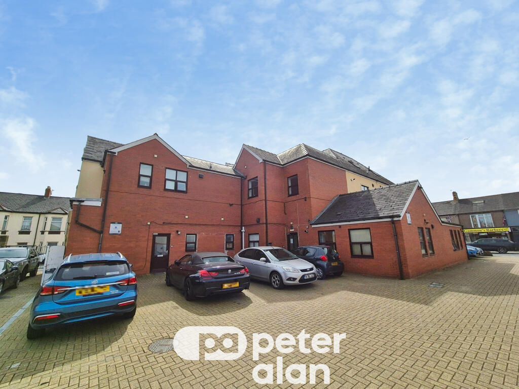 4 bed Studio for rent in Newport. From Peter Alan - Newport