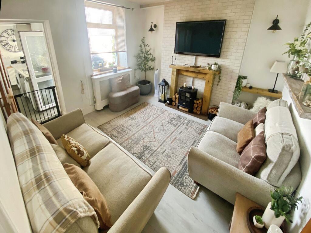 3 bed Detached for rent in Pontypridd. From Peter Alan - Pontypridd