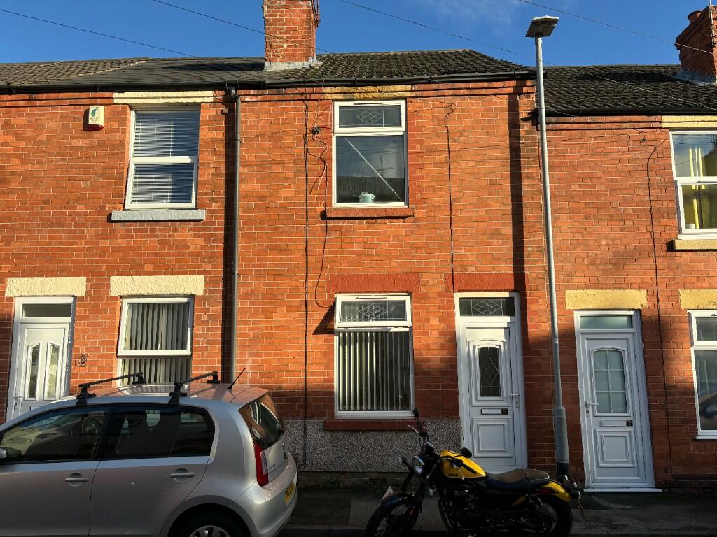 2 bed Mid Terraced House for rent in Hucknall. From Red Lettings - Hucknall