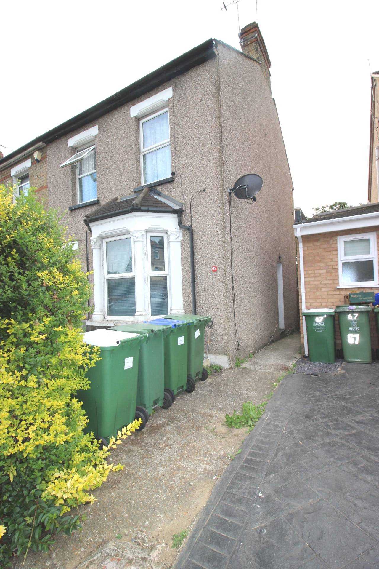 1 bed 1st Floor Flat for rent in Erith. From Redwood Estates - Royal Arsenal 1 bed 1st Floor Flat for rent in Erith. From Redwood Estates - Royal Arsenal