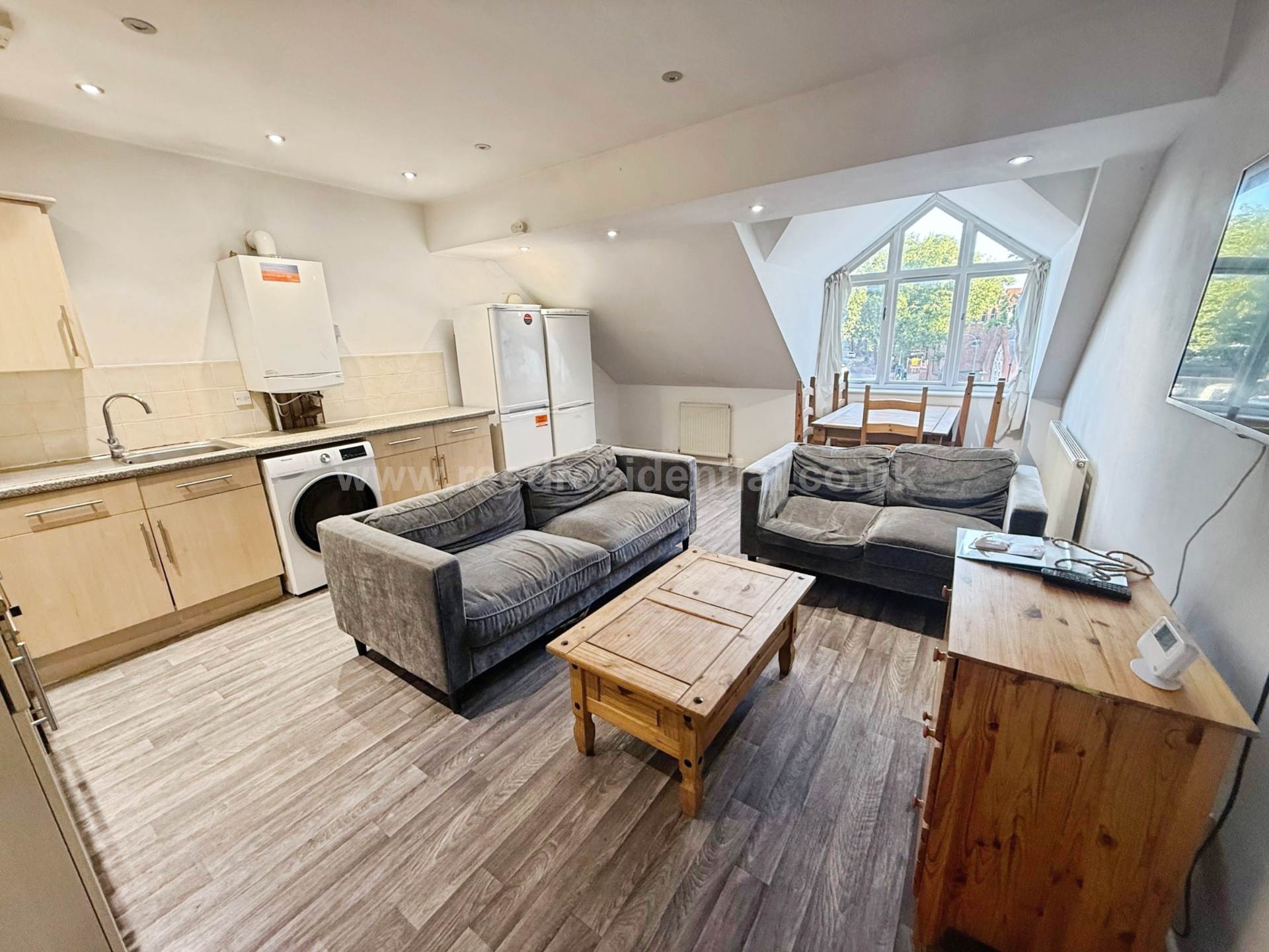 5 bed Apartment for rent in Nottingham. From Reed Residential - Westcliff on Sea