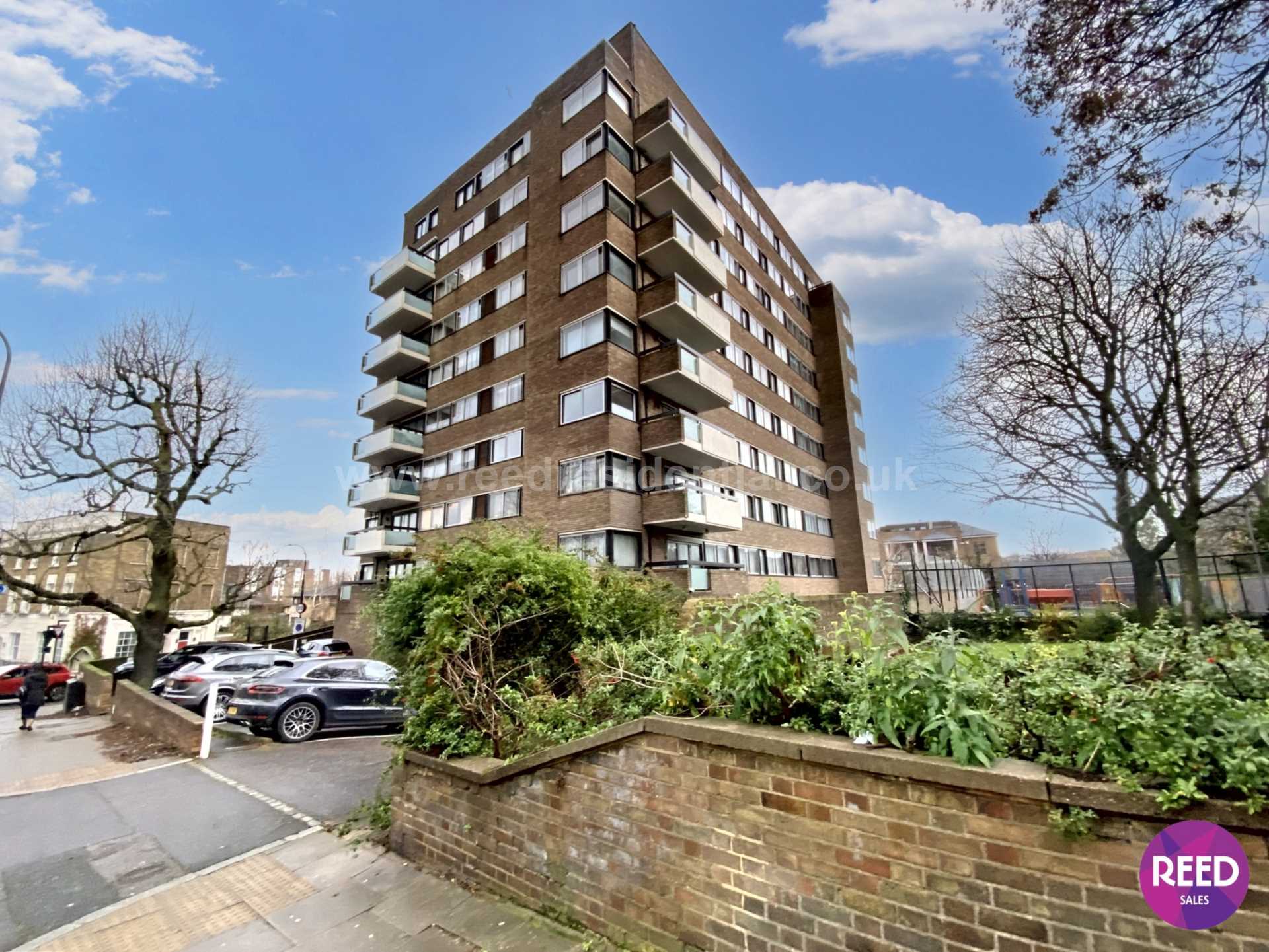 3 bed Flat for rent in London. From Reed Residential - Westcliff on Sea