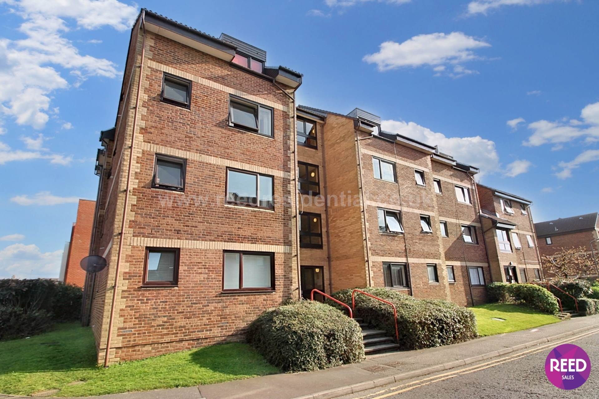 3 bed Flat for rent in Southend On Sea. From Reed Residential - Westcliff on Sea