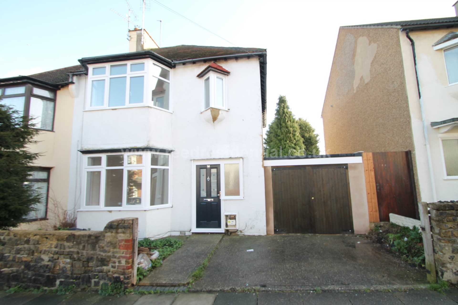 3 bed House (unspecified) for rent in Westcliff On Sea. From Reed Residential - Westcliff on Sea