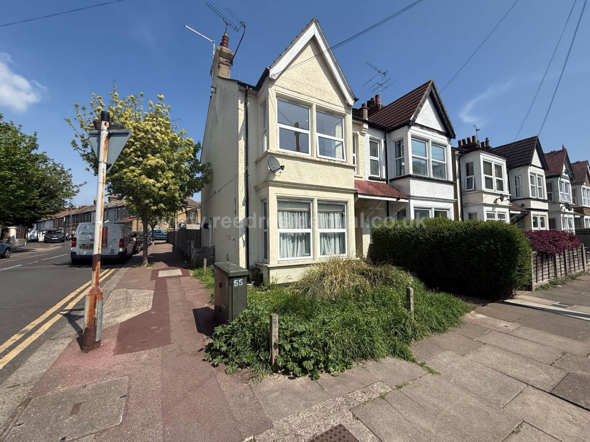 2 bed 1st Floor Flat for rent in Southend-on-Sea. From Reed Residential - Westcliff on Sea