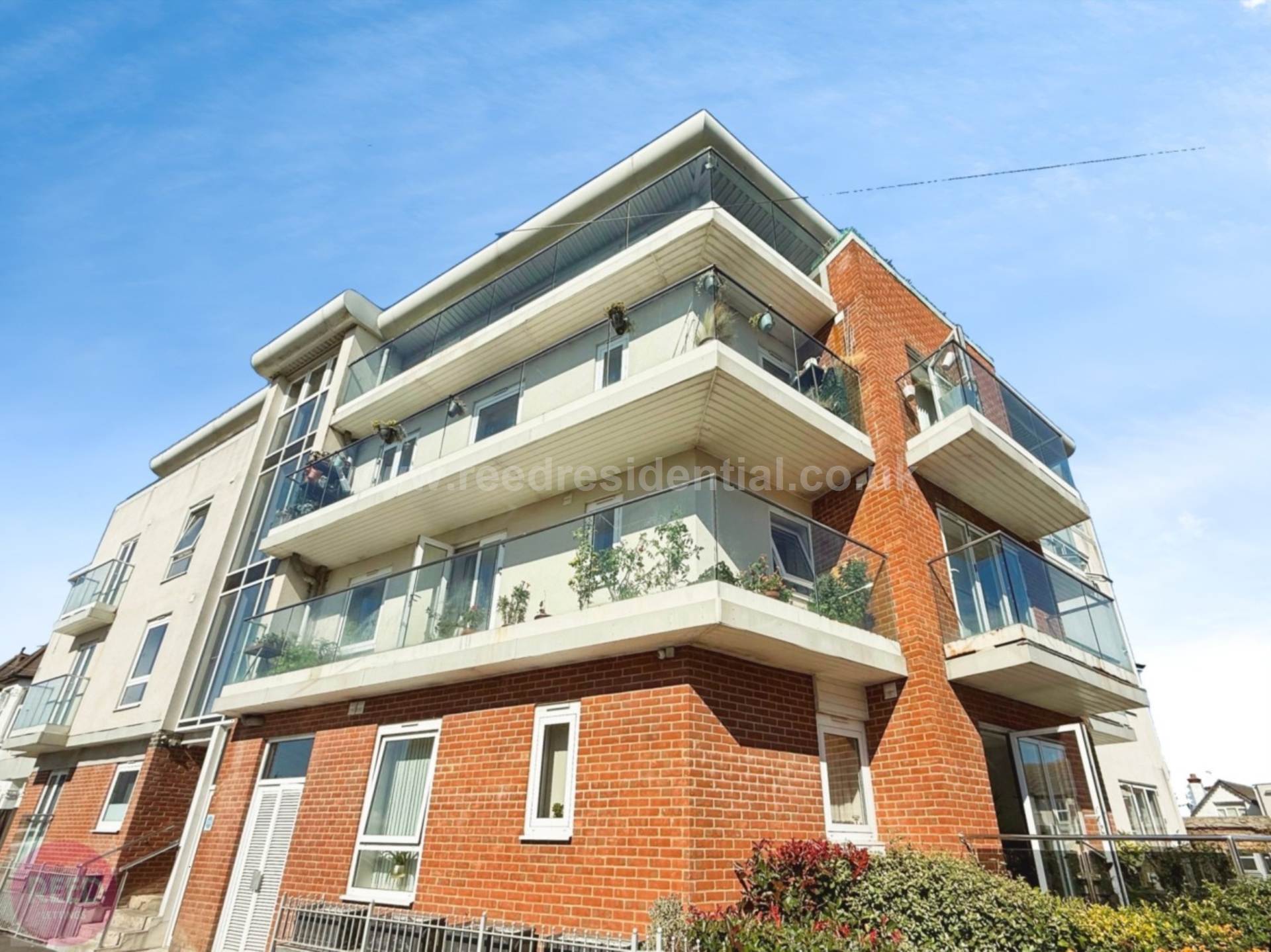 2 bed 1st Floor Flat for rent in Leigh On Sea. From Reed Residential - Westcliff on Sea 2 bed 1st Floor Flat for rent in Leigh On Sea. From Reed Residential - Westcliff on Sea