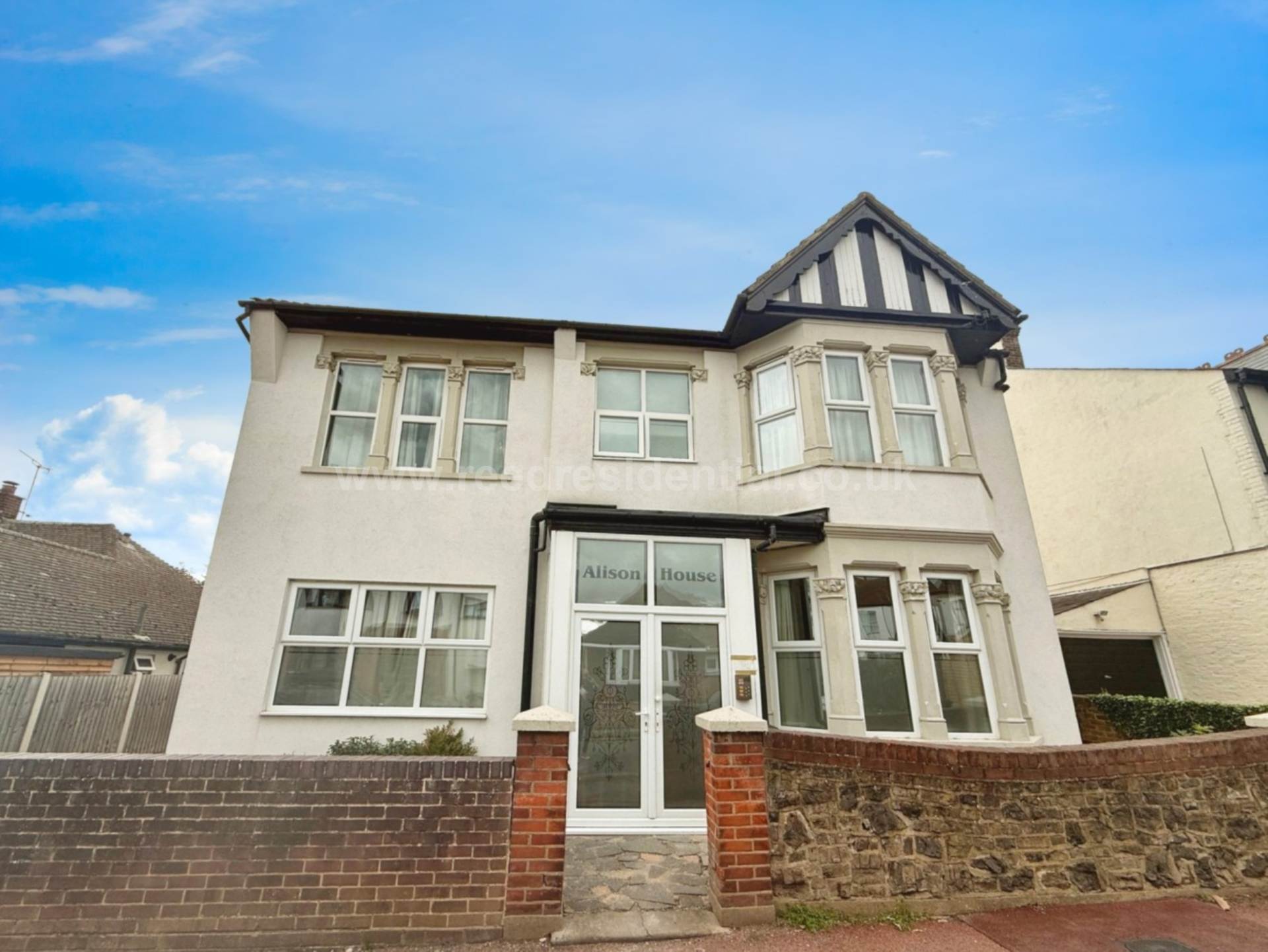 1 bed 1st Floor Flat for rent in Southend-on-Sea. From Reed Residential - Westcliff on Sea 1 bed 1st Floor Flat for rent in Southend-on-Sea. From Reed Residential - Westcliff on Sea