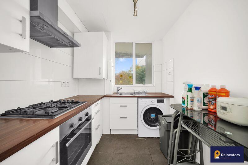 3 bed 1st Floor Flat for rent in London. From Relocators