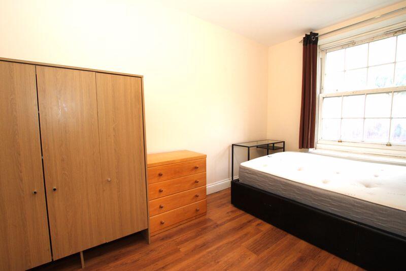 4 bed 1st Floor Flat for rent in Bow. From Relocators 4 bed 1st Floor Flat for rent in Bow. From Relocators