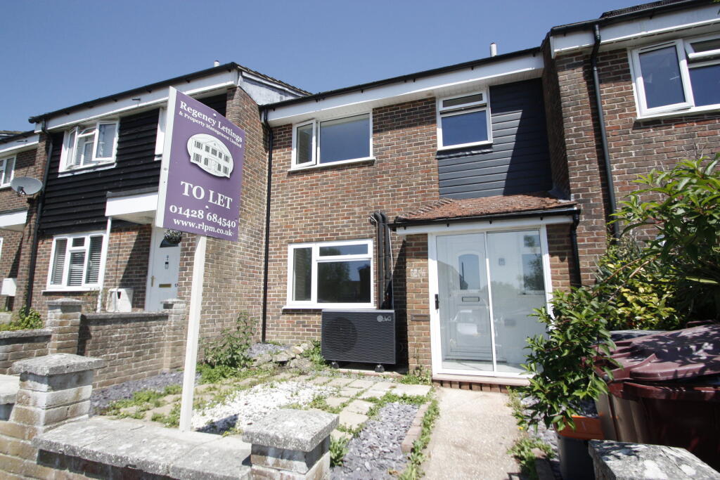 3 bed Mid Terraced House for rent in Petworth. From Regency Lettings & Property Management Ltd - Chiddingfold