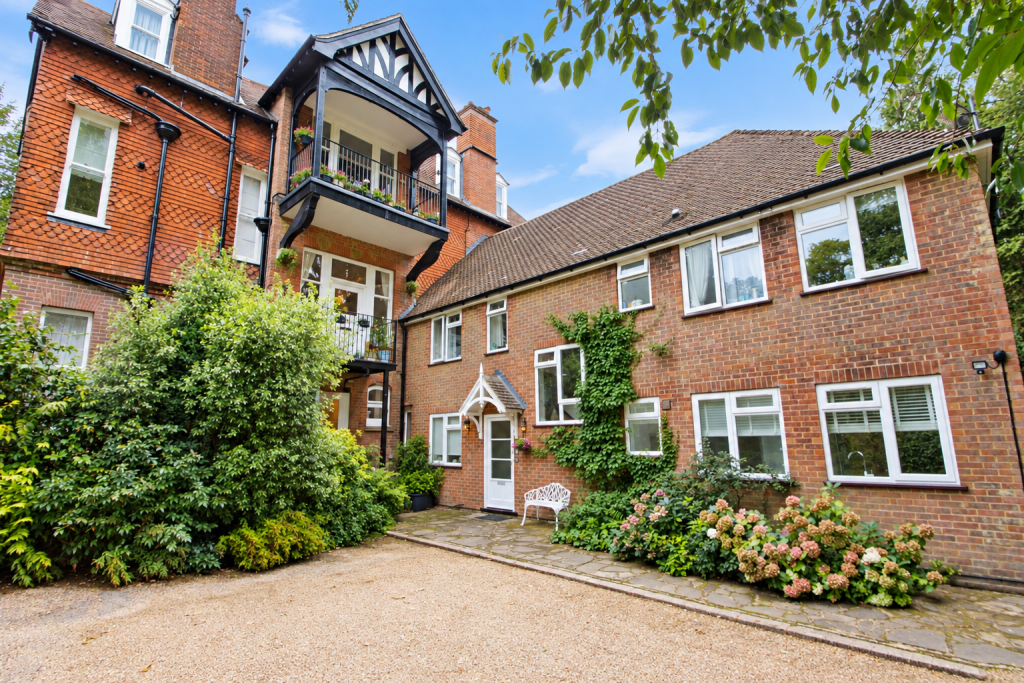 1 bed House (unspecified) for rent in Hindhead. From Regency Lettings & Property Management Ltd - Chiddingfold 1 bed House (unspecified) for rent in Hindhead. From Regency Lettings & Property Management Ltd - Chiddingfold