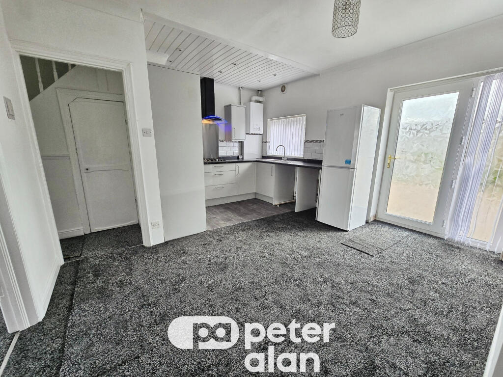 2 bed Detached for rent in Waunarlwydd. From Peter Alan - Swansea
