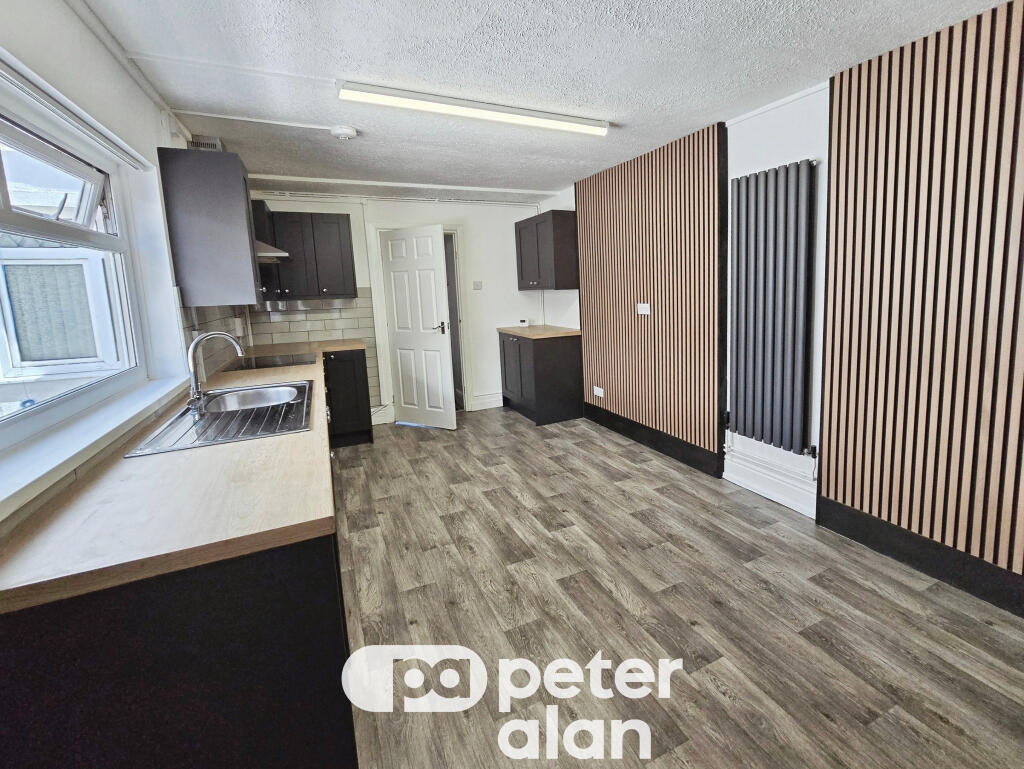 3 bed Detached for rent in Swansea. From Peter Alan - Swansea