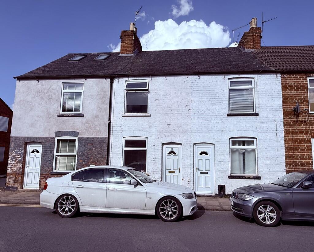 2 bed Mid Terraced House for rent in Newark-on-Trent. From Richard Watkinson & Partners - Newark