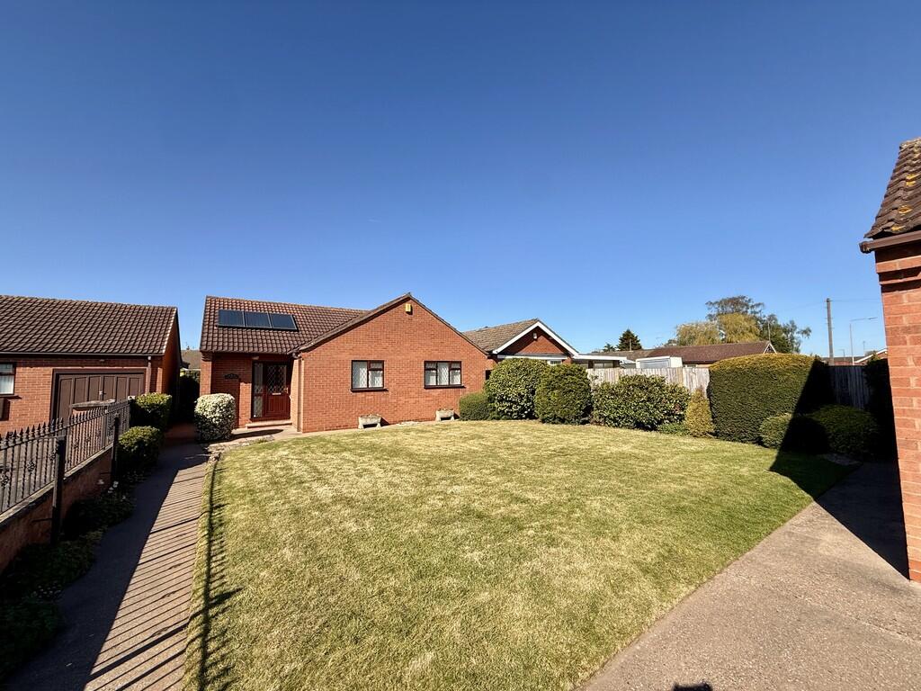 2 bed Detached bungalow for rent in Collingham. From Richard Watkinson & Partners - Newark