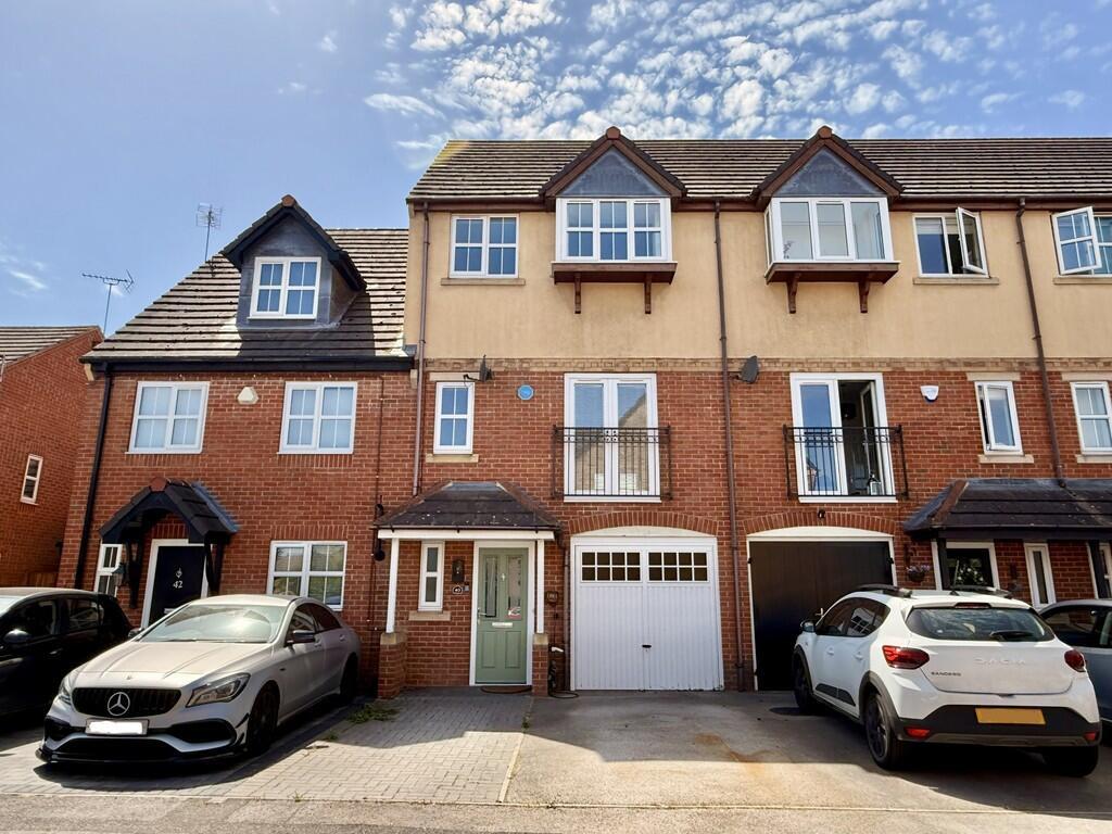 3 bed Town House for rent in Nottingham. From Richard Watkinson & Partners - Newark