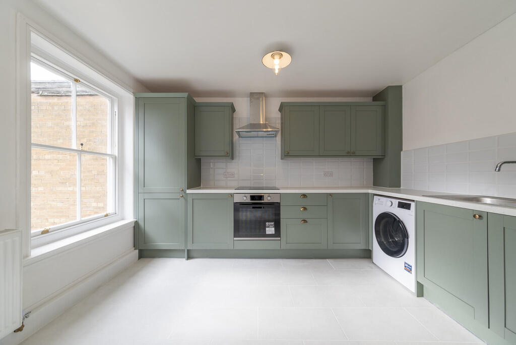 2 bed 1st Floor Flat for rent in Newark-on-Trent. From Richard Watkinson & Partners - Newark