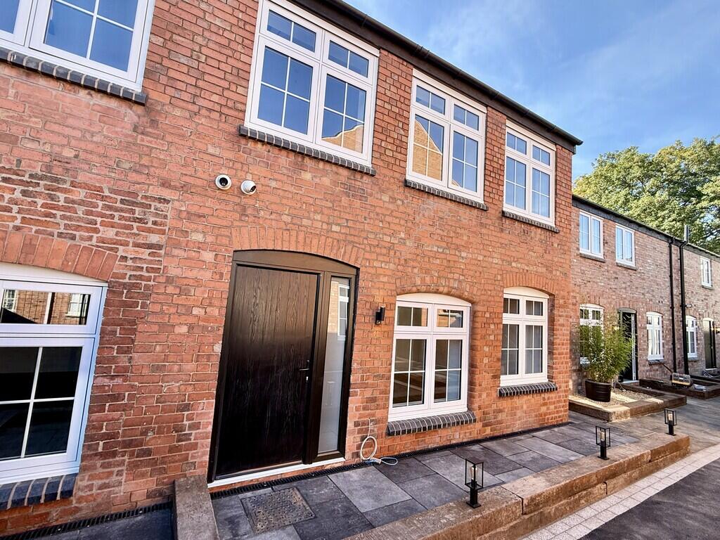 2 bed Mews for rent in Newark-on-Trent. From Richard Watkinson & Partners - Newark 2 bed Mews for rent in Newark-on-Trent. From Richard Watkinson & Partners - Newark