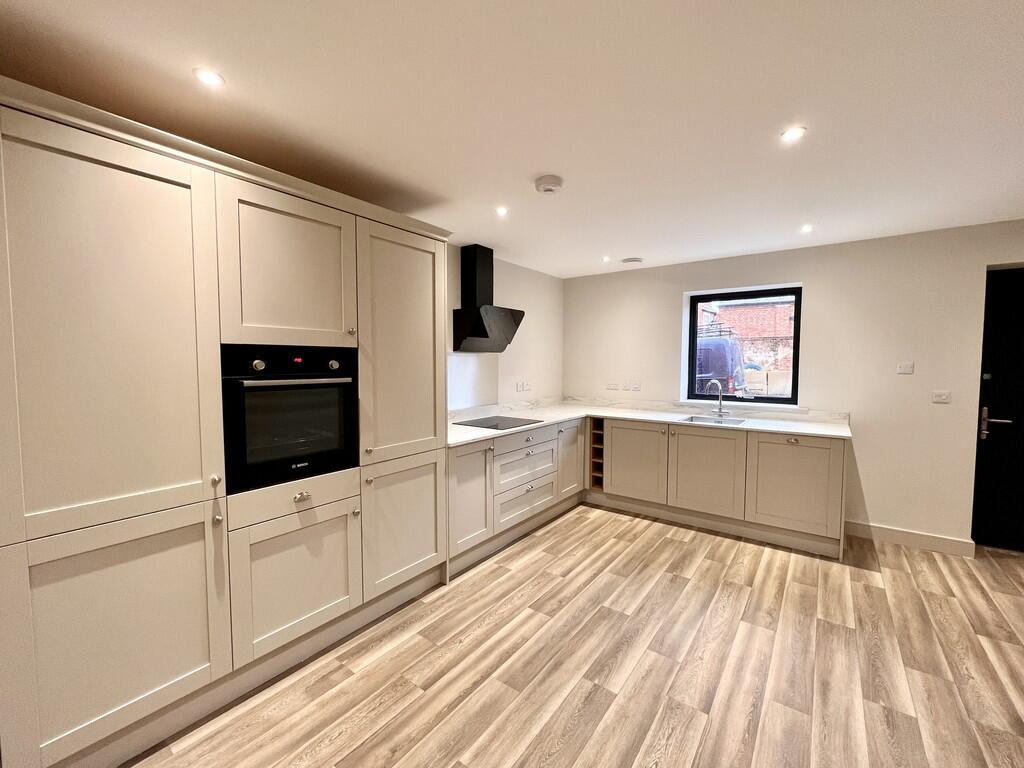 2 bed Mid Terraced House for rent in Newark-on-Trent. From Richard Watkinson & Partners - Newark