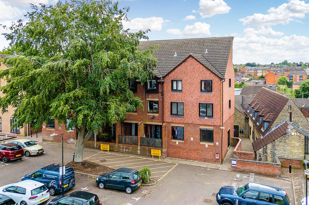 1 bed 1st Floor Flat for rent in Rushden. From Richard James Estate Agents - Wellingborough