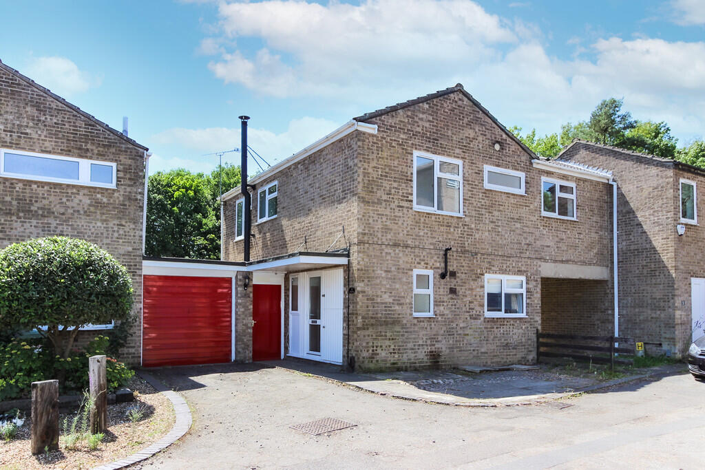 4 bed Link detached for rent in Corby. From Richard James Estate Agents - Wellingborough