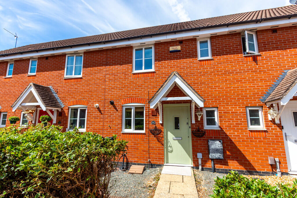 2 bed Mid Terraced House for rent in Rushden. From Richard James Estate Agents - Wellingborough