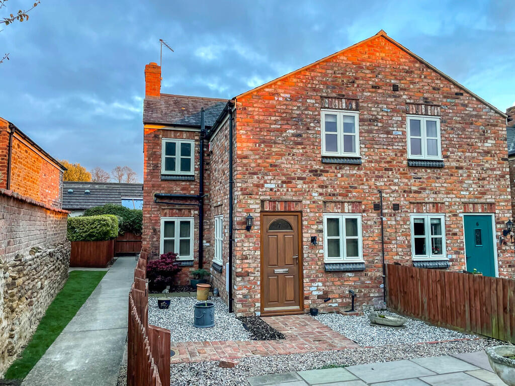 2 bed Cottage for rent in Earls Barton. From Richard James Estate Agents - Wellingborough 2 bed Cottage for rent in Earls Barton. From Richard James Estate Agents - Wellingborough