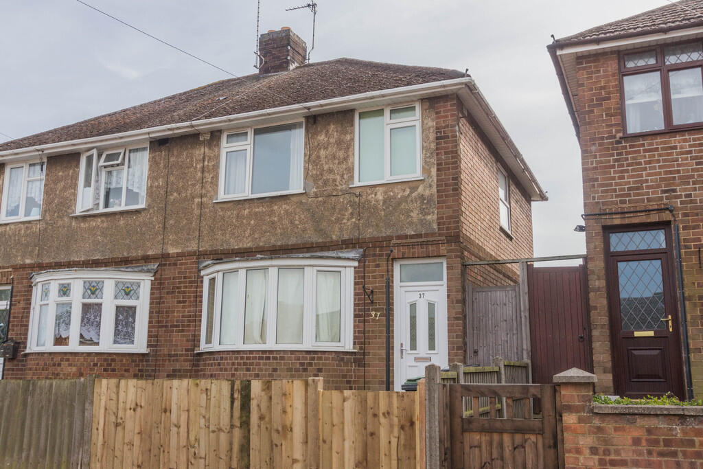 3 bed Semi Detached for rent in Irthlingborough. From Richard James Estate Agents - Wellingborough 3 bed Semi Detached for rent in Irthlingborough. From Richard James Estate Agents - Wellingborough