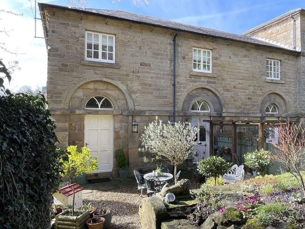 2 bed Mews for rent in South Wingfield. From Savidge & Brown - Alfreton