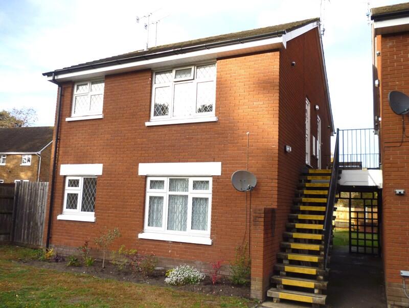 1 bed Apartment for rent in Upton. From Richards Estate Agents - Wimborne