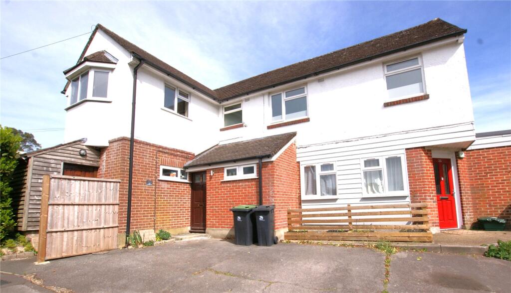 2 bed Apartment for rent in Wimborne Minster. From Richards Estate Agents - Wimborne