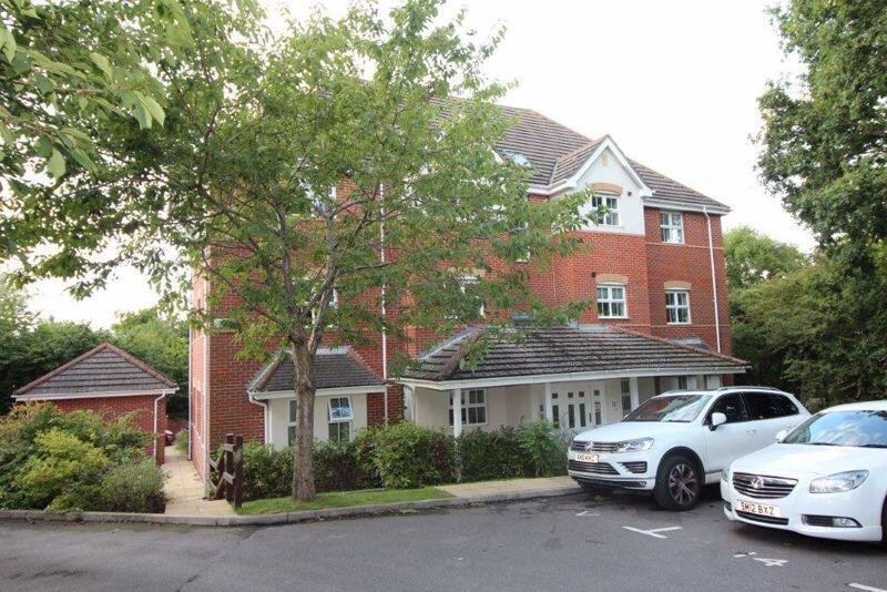 2 bed 1st Floor Flat for rent in Park Gate. From Richmonds Property Services Ltd - Hedge End 2 bed 1st Floor Flat for rent in Park Gate. From Richmonds Property Services Ltd - Hedge End
